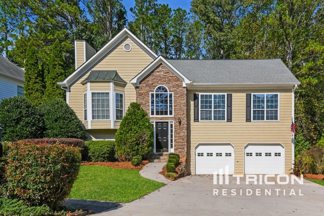 2030 Township Dr in Woodstock, GA - Foto de edificio