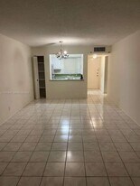 6501 Winfield Blvd in Margate, FL - Building Photo