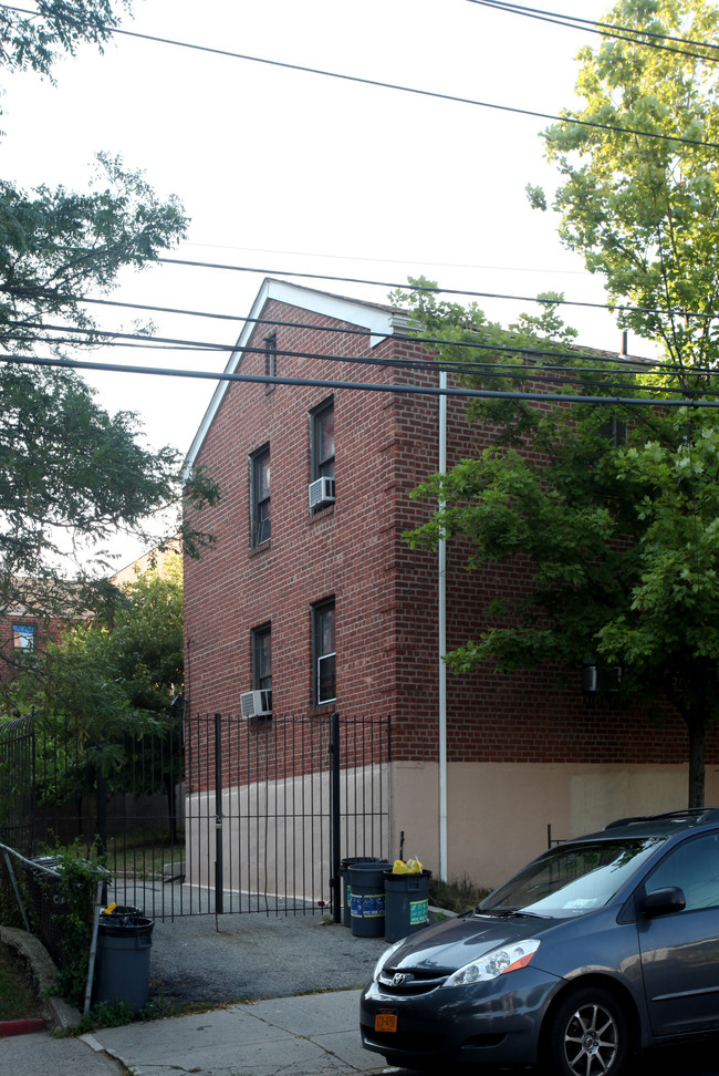 13-24 Caffrey Ave in Far Rockaway, NY - Building Photo - Building Photo