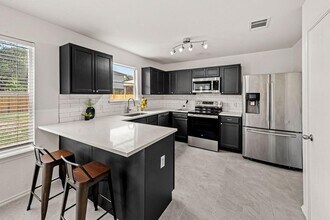 525 Meadow Park Dr in Georgetown, TX - Building Photo - Building Photo