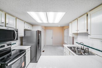 9024 St Thomas Ln in Charlotte, NC - Building Photo - Building Photo