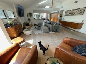 10755 Cushdon Ave in Los Angeles, CA - Building Photo - Building Photo