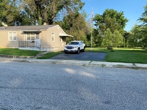 163 Bloomsbury Ave, Unit 165 in Havre De Grace, MD - Foto de edificio - Building Photo