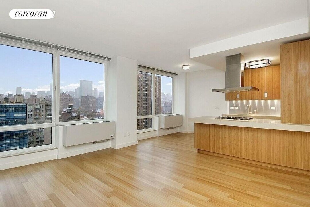450 W 17th St in New York, NY - Building Photo