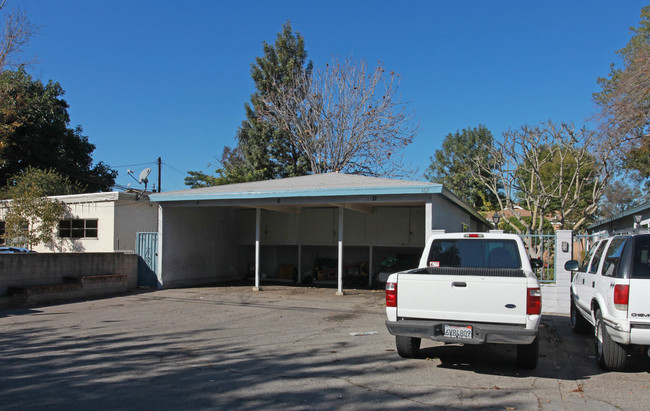 167 W Linden Ct in Burbank, CA - Building Photo - Building Photo