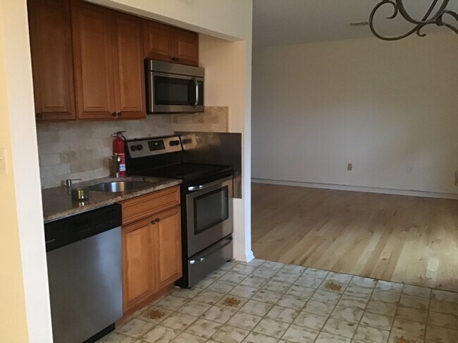 612 High Mountain Rd, Unit Lydia Pagano in Franklin Lakes, NJ - Building Photo - Building Photo