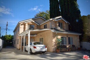 548 N Windsor Blvd in Los Angeles, CA - Building Photo