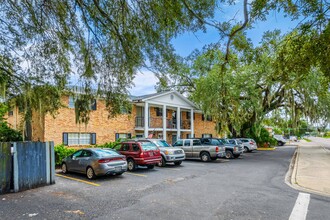 Windsor Arms Apartments in Jacksonville, FL - Building Photo - Building Photo