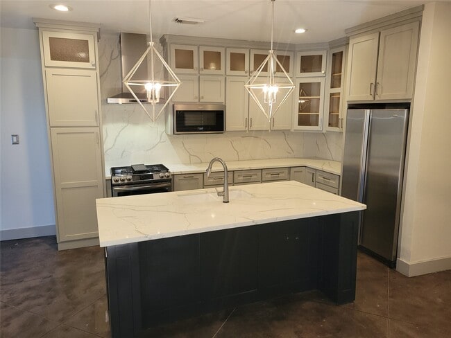 property at 4914 Rose St