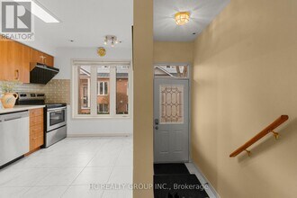 83-583 Mondeo Dr in Toronto, ON - Building Photo - Building Photo