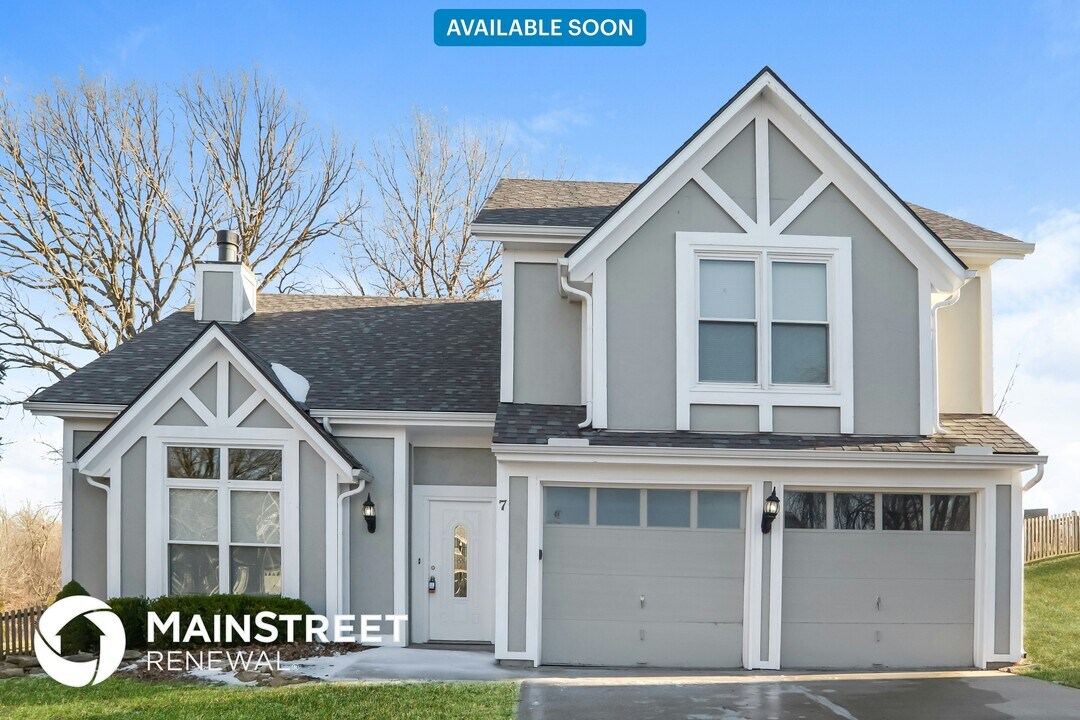 7 Sherry Ct in Smithville, MO - Building Photo