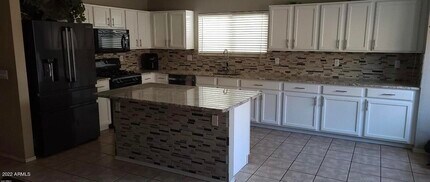 2270 E Palm Beach Dr in Chandler, AZ - Building Photo - Building Photo