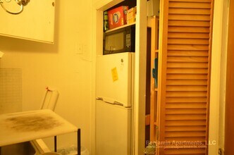 55 S Huntington Ave, Unit 303 in Boston, MA - Foto de edificio - Building Photo