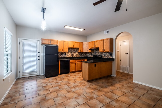 La Jolla Place Apartments