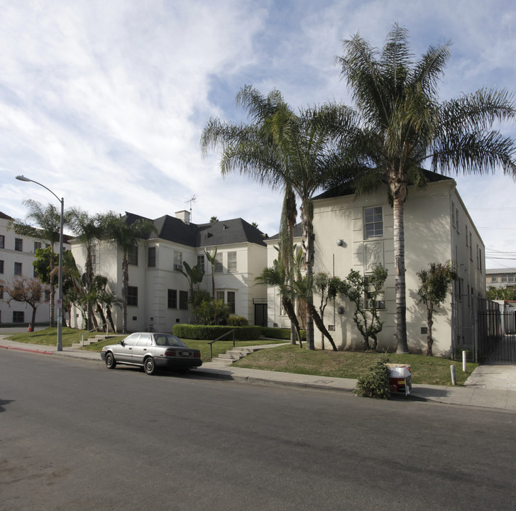 101-105 N Edgemont St in Los Angeles, CA - Foto de edificio