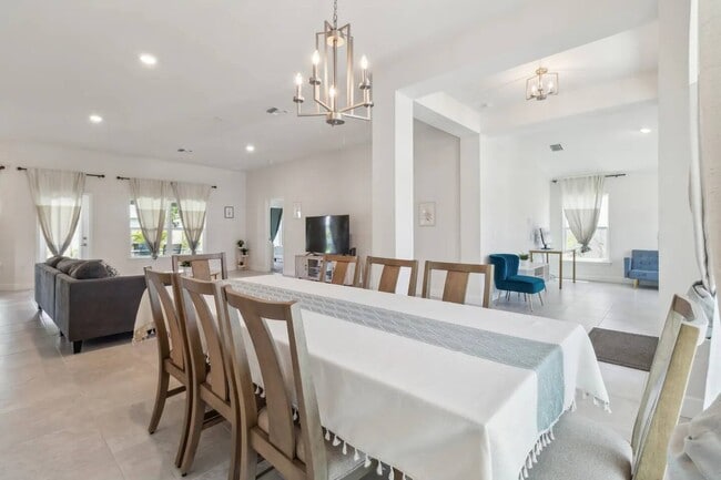 3715 SW 17th Ave in Cape Coral, FL - Building Photo - Building Photo