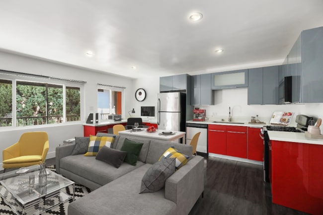 1321 W 36th Pl in Los Angeles, CA - Building Photo - Building Photo