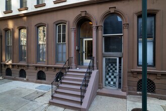 2047 Walnut St in Philadelphia, PA - Building Photo - Building Photo