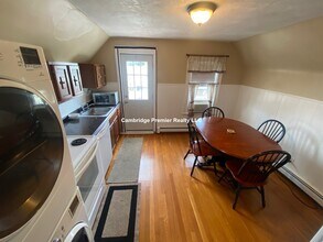 50 Lowden Ave, Unit 3 in Somerville, MA - Foto de edificio - Building Photo