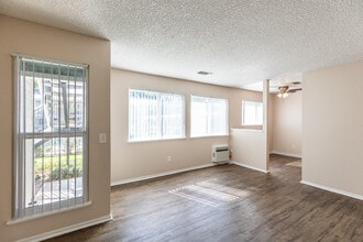 Peachwood in Fairfield, CA - Building Photo - Interior Photo