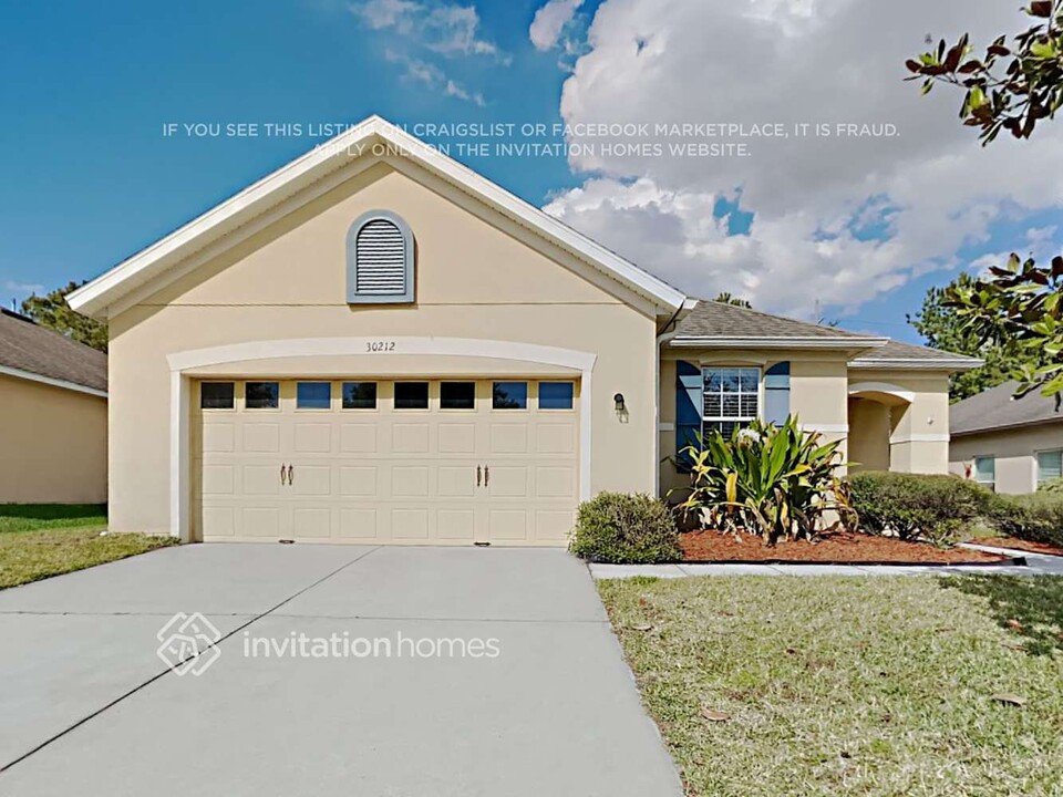 30212 Cheval St in Mount Dora, FL - Building Photo