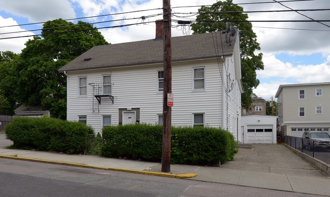 358 Cowden St in Central Falls, RI - Building Photo - Building Photo