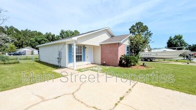 424 Pine Crescent Way in Pensacola, FL - Building Photo - Building Photo