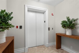 10 Edgewater Dr in Coral Gables, FL - Building Photo - Building Photo