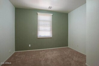 2325 E Fraktur Rd in Phoenix, AZ - Building Photo - Building Photo