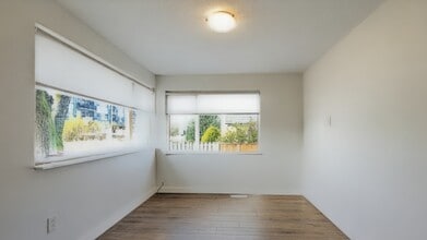 45783 Wellington Ave in Chilliwack, BC - Building Photo - Building Photo