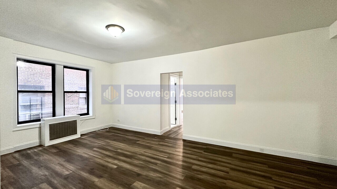 305 Convent Ave in New York, NY - Building Photo
