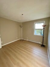 421 Woodburne Dr in Utica, NY - Building Photo - Building Photo