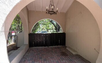 3050 Alton Rd in Miami Beach, FL - Building Photo - Building Photo