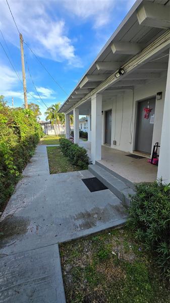 1012 NW 2nd Ave in Hallandale Beach, FL - Building Photo - Building Photo