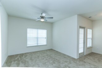 Fairway Landings at Plum Creek in Kyle, TX - Foto de edificio - Interior Photo