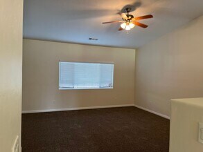 4922 Vista Del Mar Ave in Bakersfield, CA - Building Photo - Building Photo