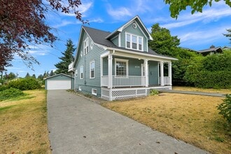 409 E Highland Ave in Mount Vernon, WA - Foto de edificio - Building Photo