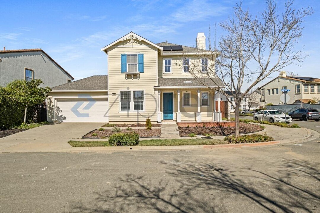 581 Kirkland Ave in Vallejo, CA - Foto de edificio