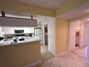 64 4th St, Unit B-105 in Bonita Springs, FL - Building Photo - Building Photo