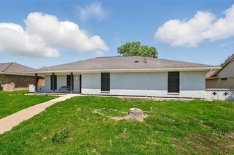 2857 Parkhaven Dr in Plano, TX - Foto de edificio - Building Photo