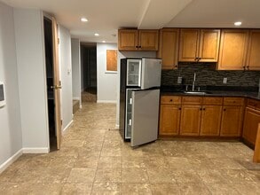 2832 Maitland Ave, Unit Lower Level Basement in Bronx, NY - Building Photo - Building Photo