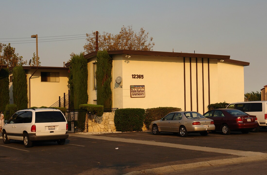 Palm Harbor in Garden Grove, CA - Foto de edificio