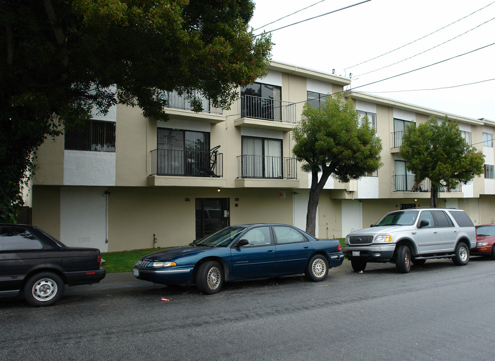 438-444 89th St in Daly City, CA - Building Photo