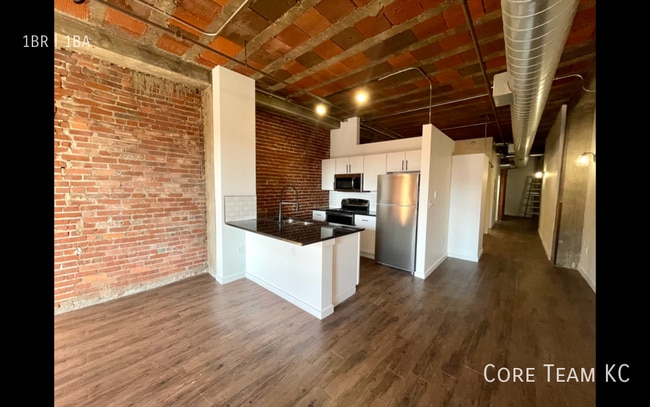 property at 204 Walnut St