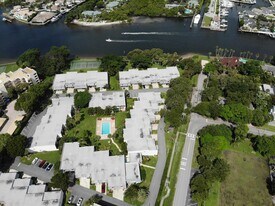 386 Golfview Rd in North Palm Beach, FL - Building Photo