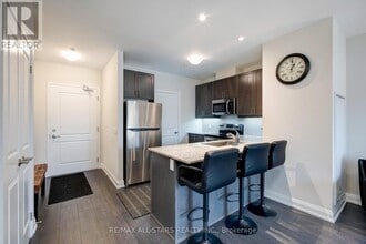 5917 Main St in Whitchurch-Stouffville, ON - Building Photo - Building Photo