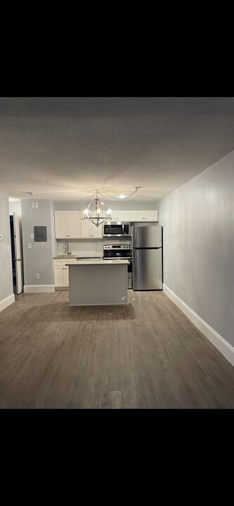 10 Spring St in Taunton, MA - Building Photo