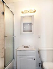 E.3rd E3rd St in New York, NY - Building Photo - Building Photo
