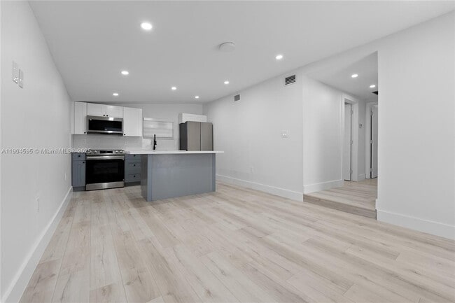 129 SW 9th Ave in Miami, FL - Building Photo - Building Photo