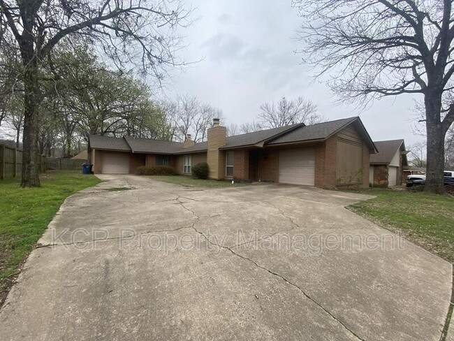 9418 Bryn Mawr Cir in Fort Smith, AR - Foto de edificio - Building Photo